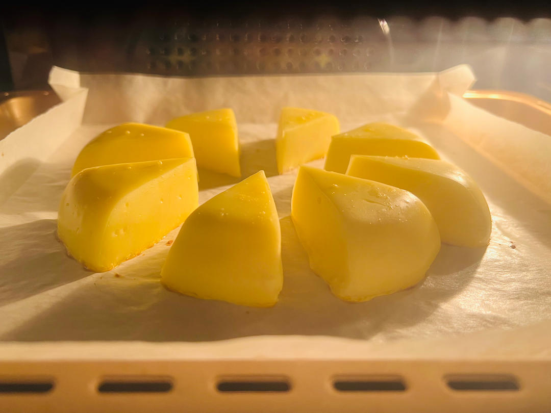 烤牛奶，又叫烤鲜奶（全蛋版，消耗牛奶）