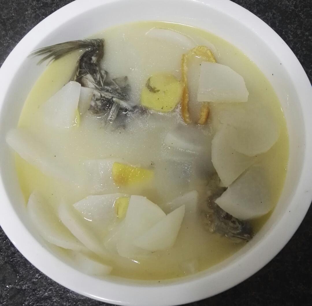 女人汤-鲫鱼萝卜丝汤