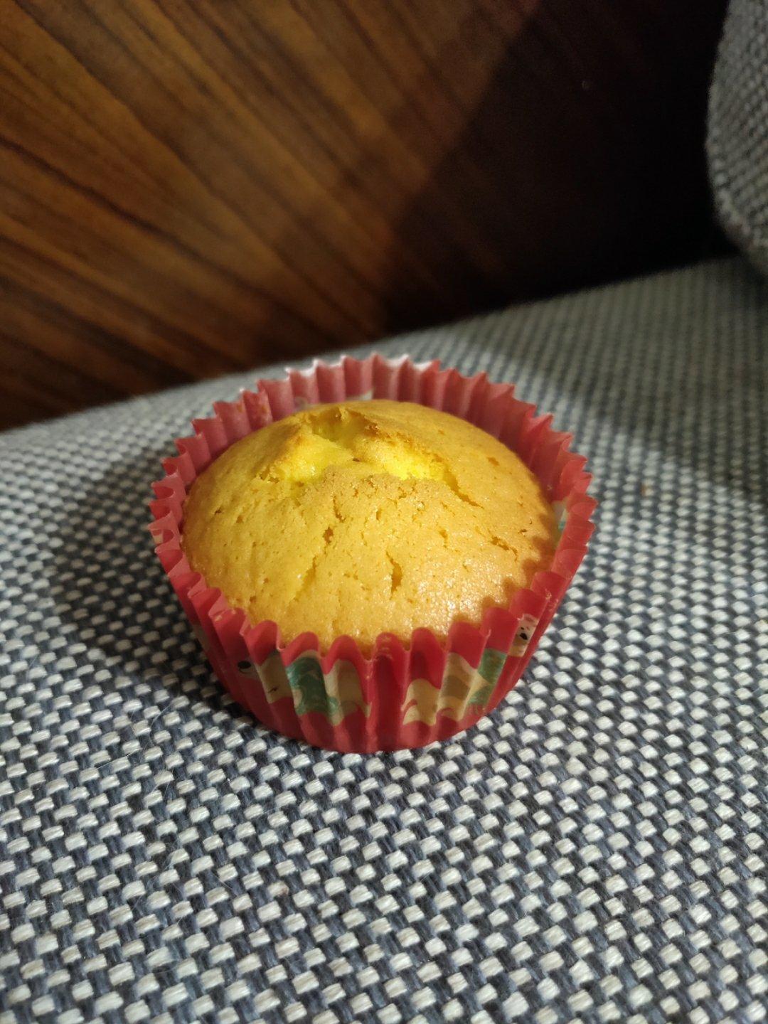 全蛋海绵纸杯蛋糕