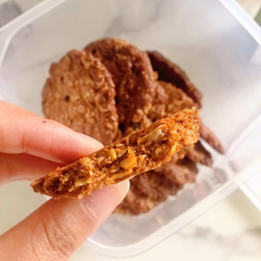 燕麦饼干，无黄油配方无需打发，保证各个酥掉渣，不干不噎不变硬