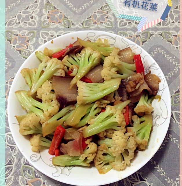 腊肉炒有机花菜