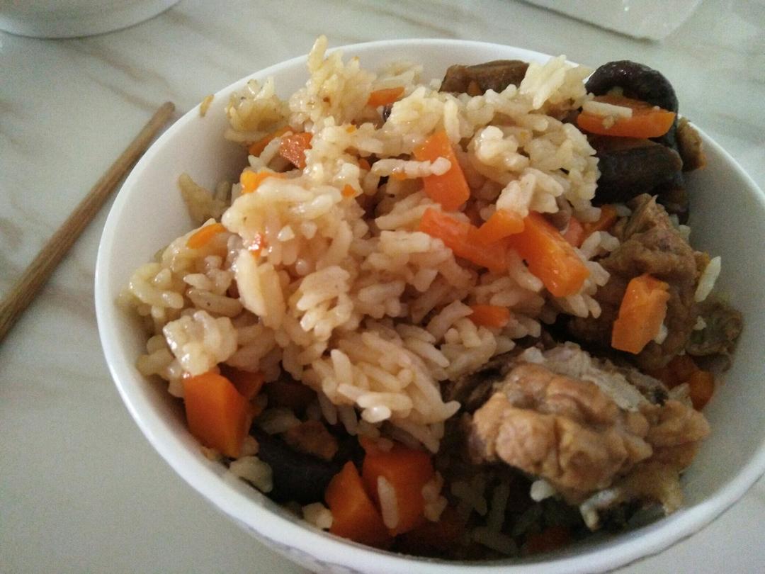 喷香排骨焖饭（爆好吃）