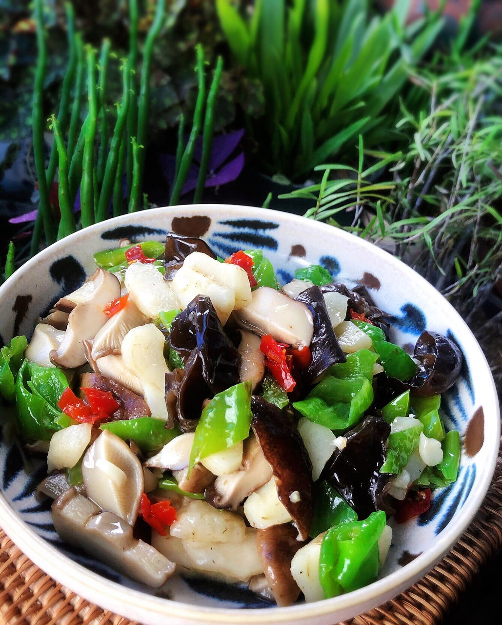 半糖也甜做的香菇豌豆炒马蹄