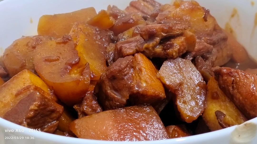 红烧肉炖土豆