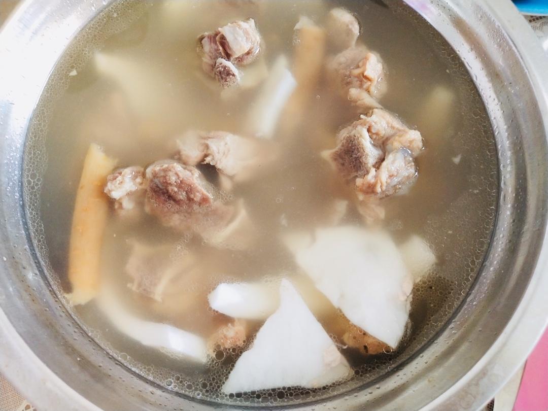 椰子煲排骨汤