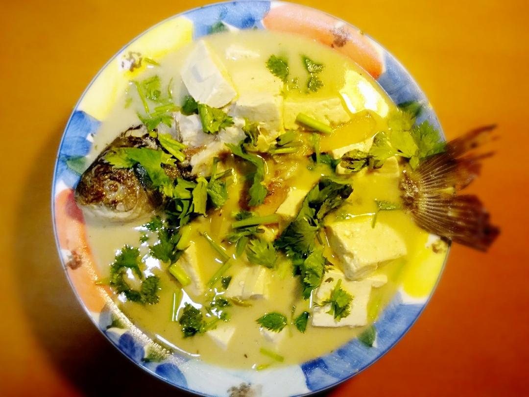 鲫鱼豆腐汤