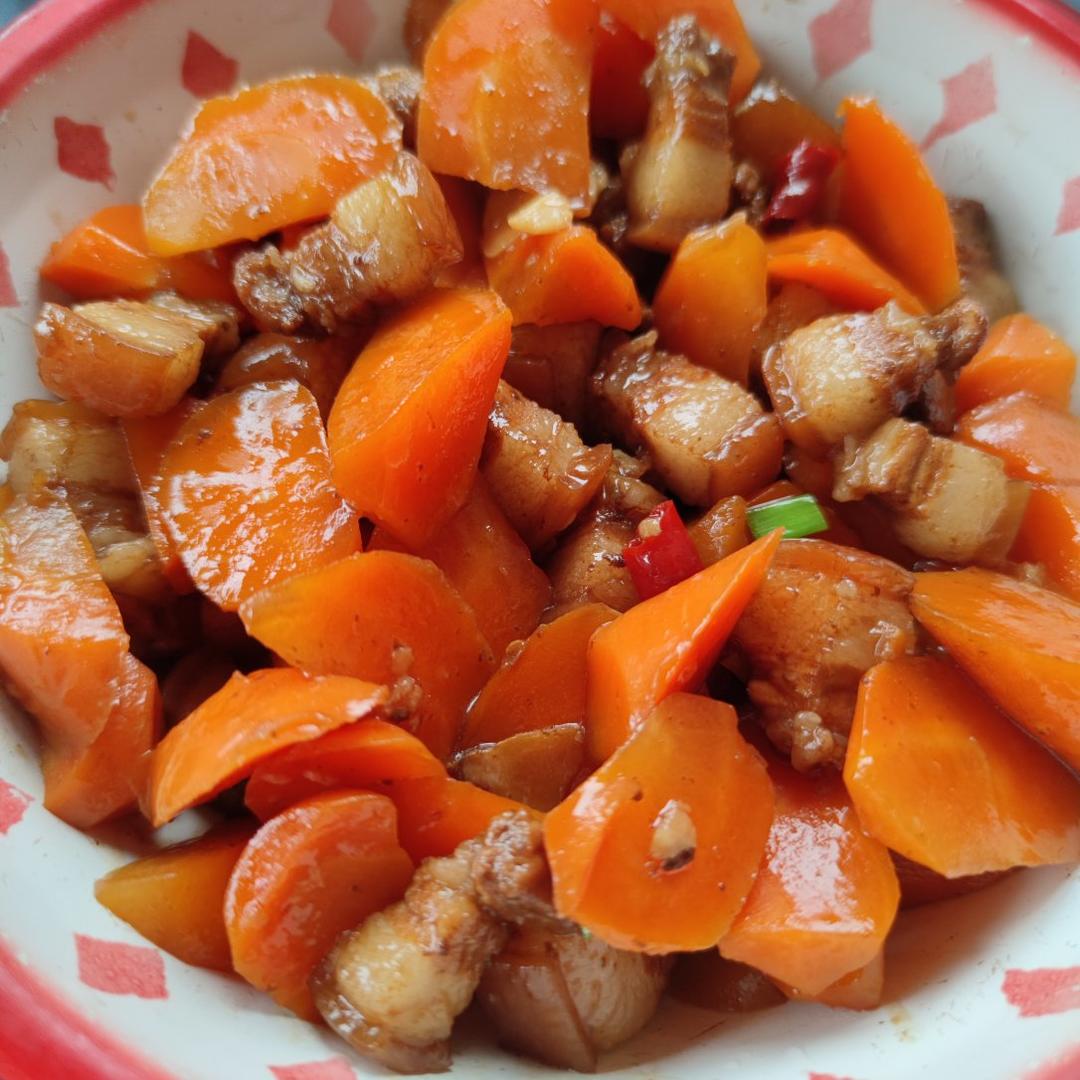 gloria好好吃饭做的川式红萝卜烧肉