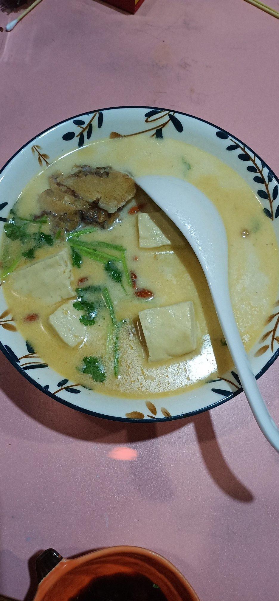 鱼头豆腐汤