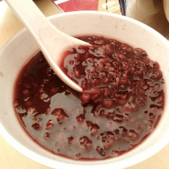 月子餐：红小豆黑米粥（有效缓解头晕）