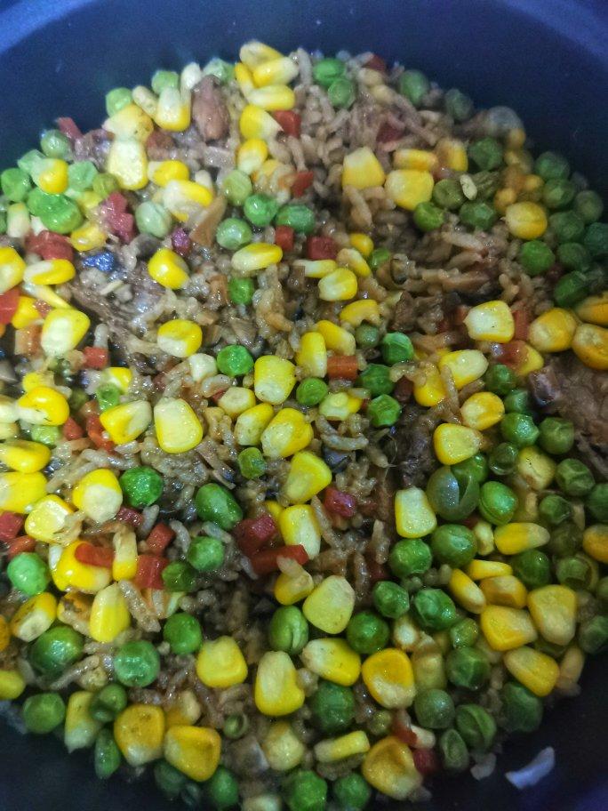 喷香排骨焖饭（爆好吃）