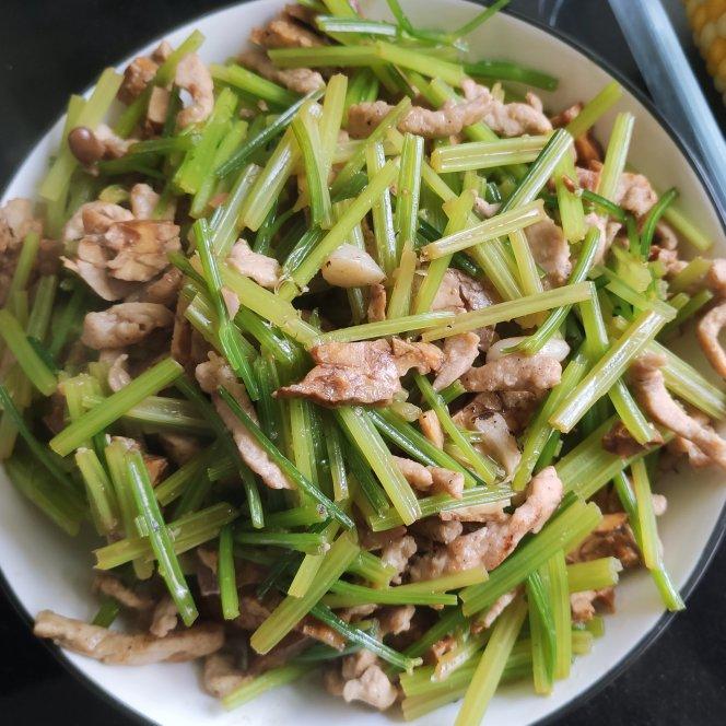 芹菜肉丝炒香干