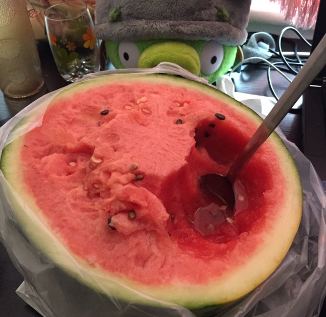 如何切西瓜  宝宝吃起来方便干净