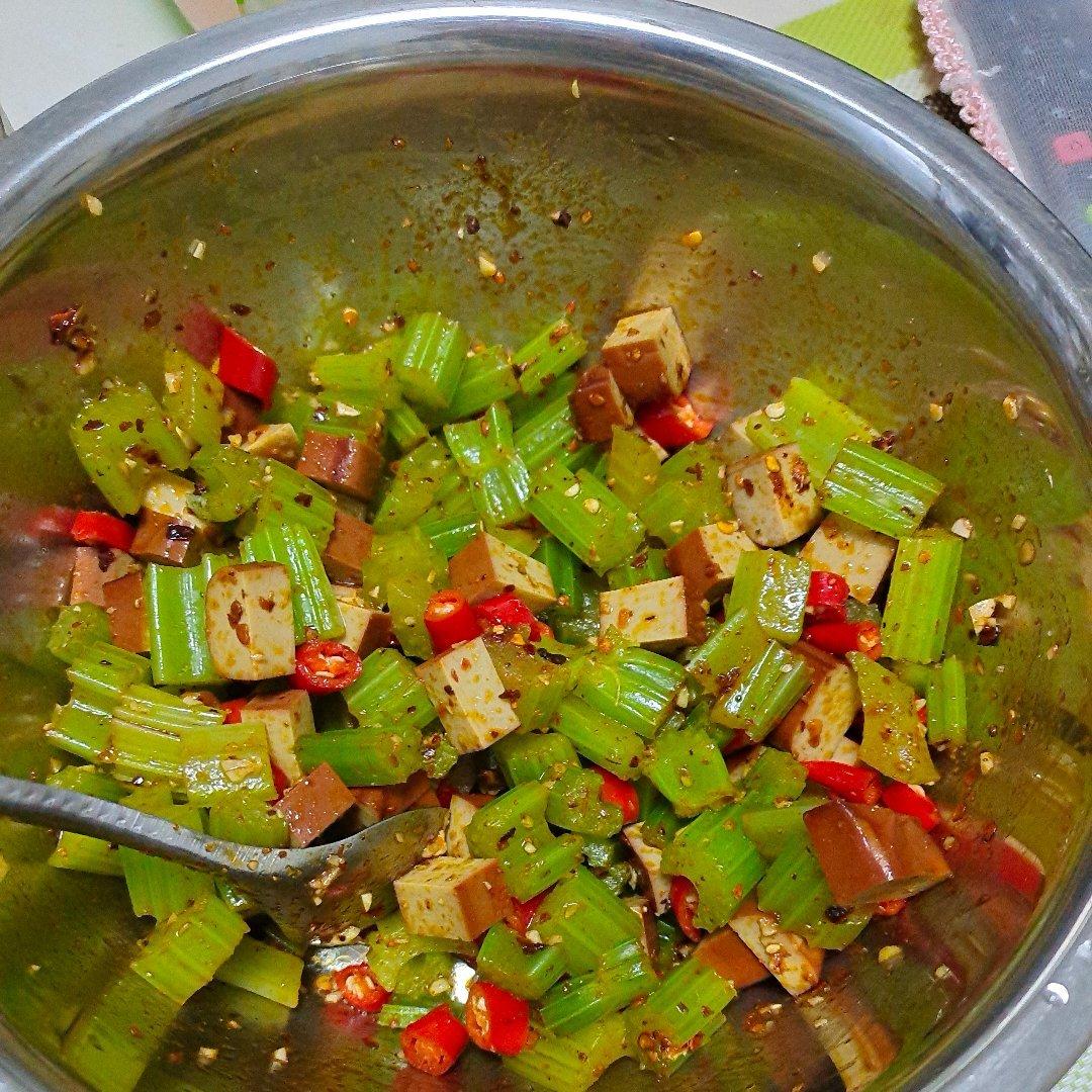 香芹拌豆干
