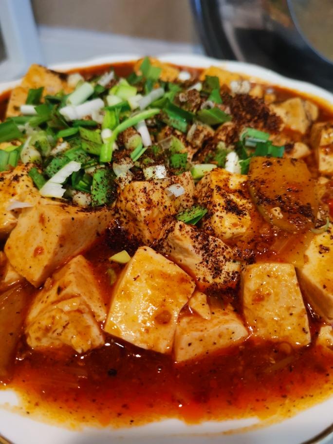 麻婆豆腐，麻香不辣超下饭的做法