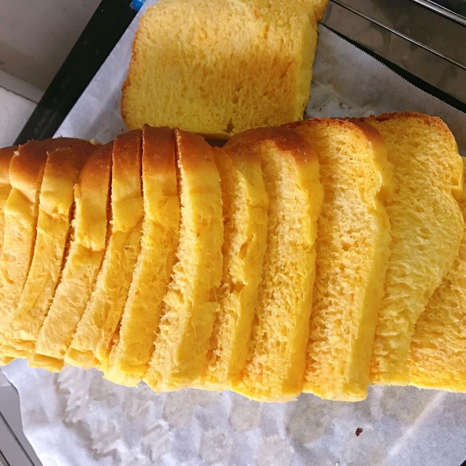 小雪儿1122做的奶香胡萝卜吐司