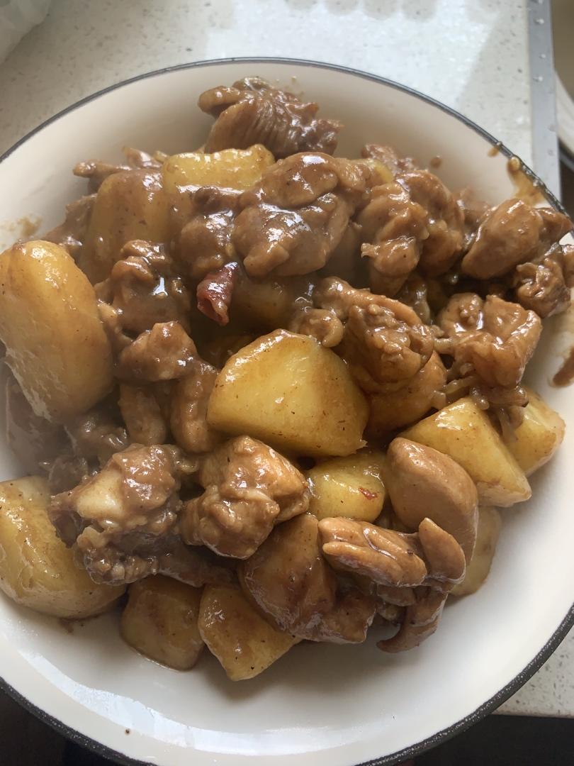 乱七八糟的喵做的普通但却很好吃的土豆鸡腿肉