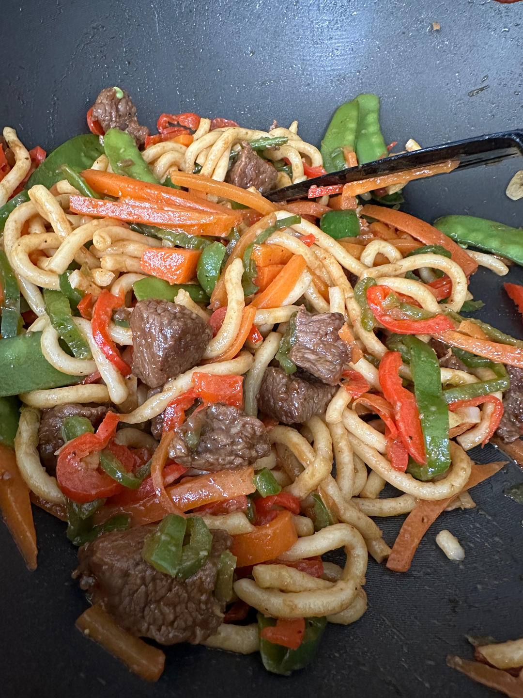 上桌秒光的黑椒牛肉乌冬面