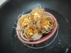 「5分钟快手菜-蒜蓉粉丝蒸鲍鱼」