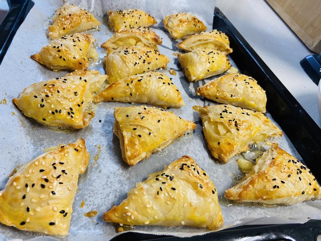 不用开酥，不用揉面，也能做香甜酥脆的苹果派