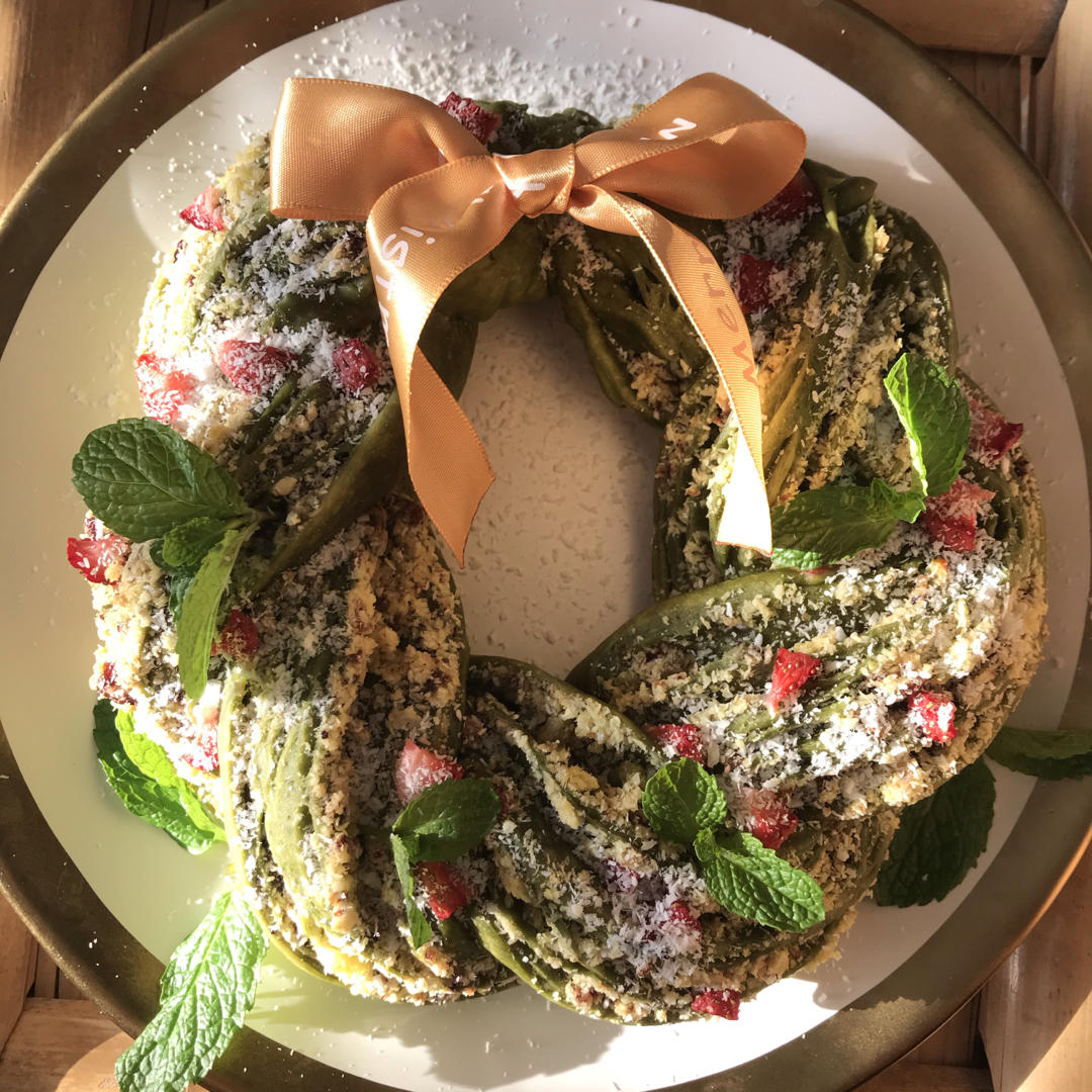 抹茶蔓越莓花环面包