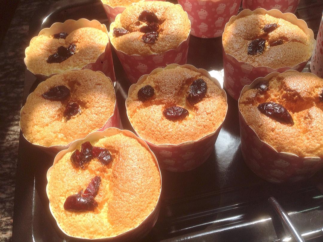 软绵绵戚风纸杯蛋糕