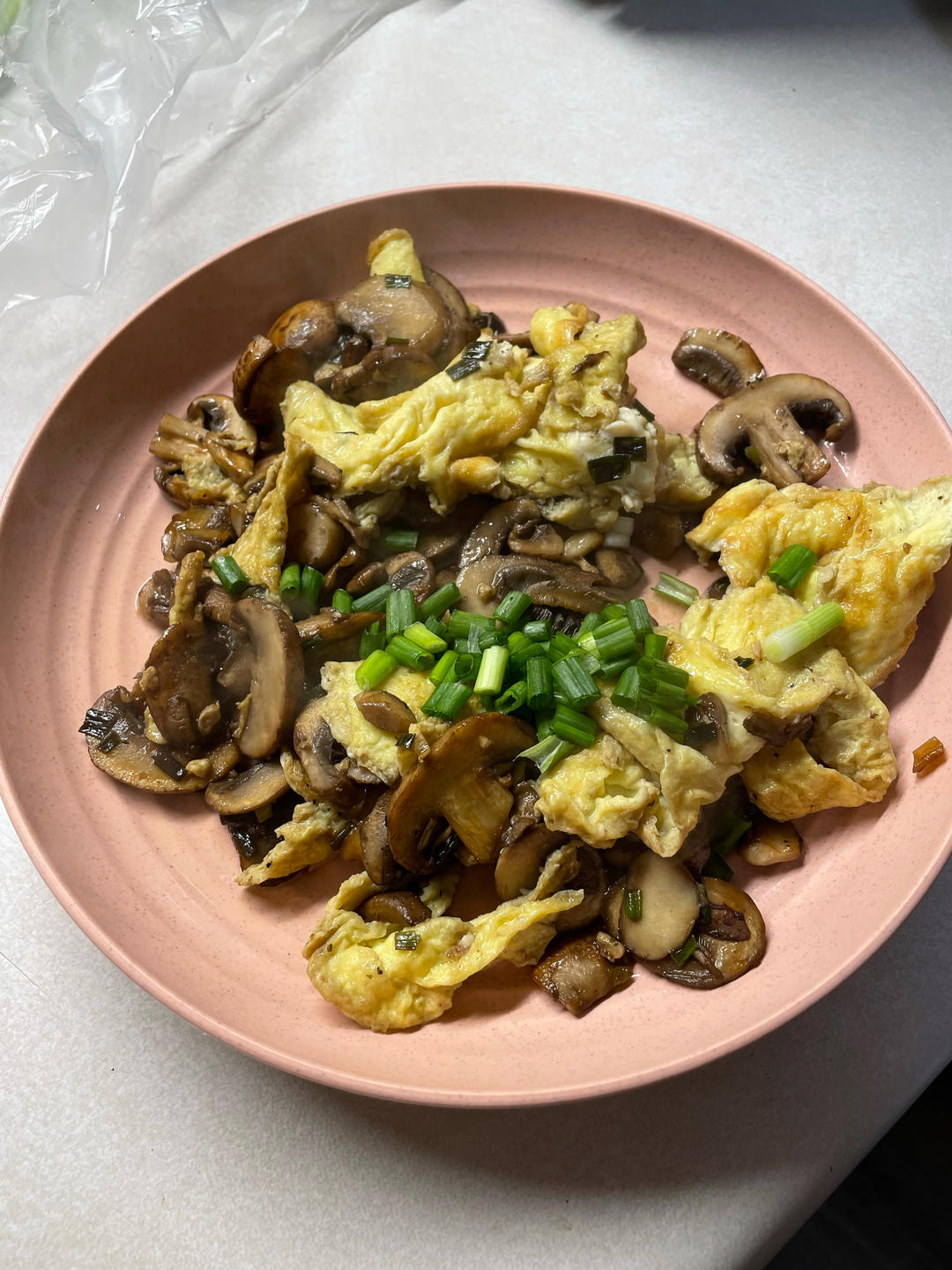 蘑菇炒鸡蛋	平菇这样炒，鲜美无比巨好吃
