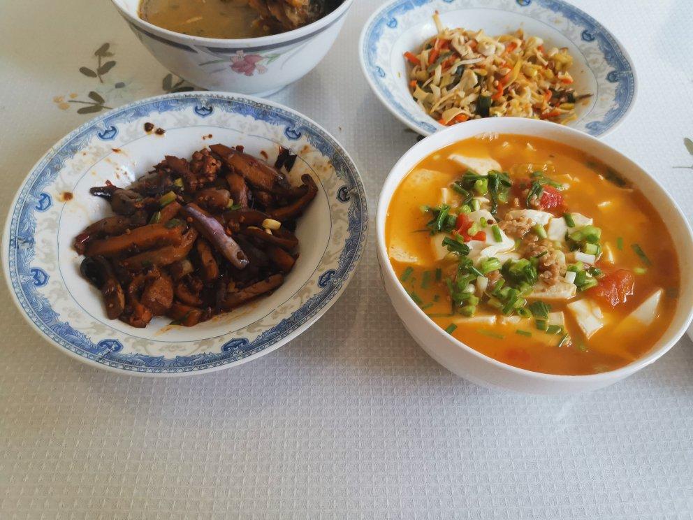 田螺姑娘的酸汤肉末豆腐