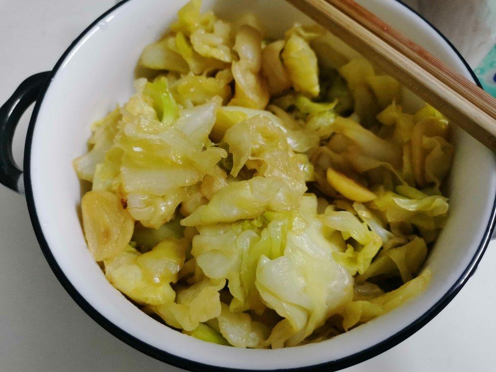 厨师长教你：“手撕包菜”的家常做法,简单又不失美味