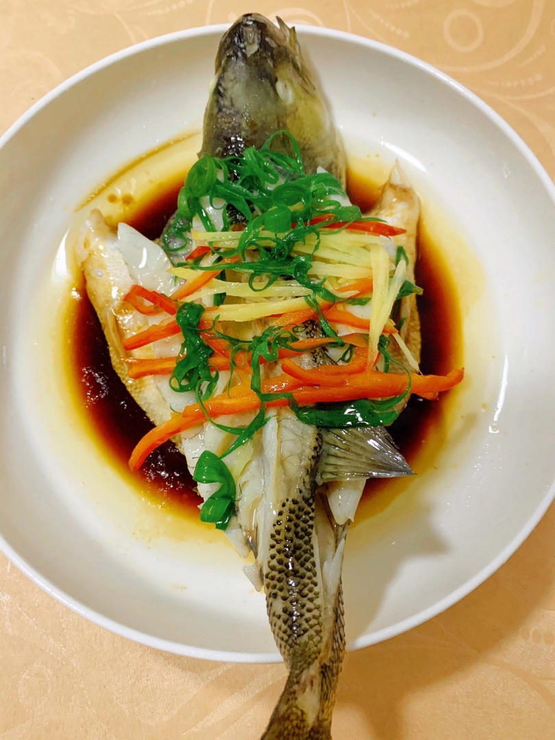 蒸鲈鱼