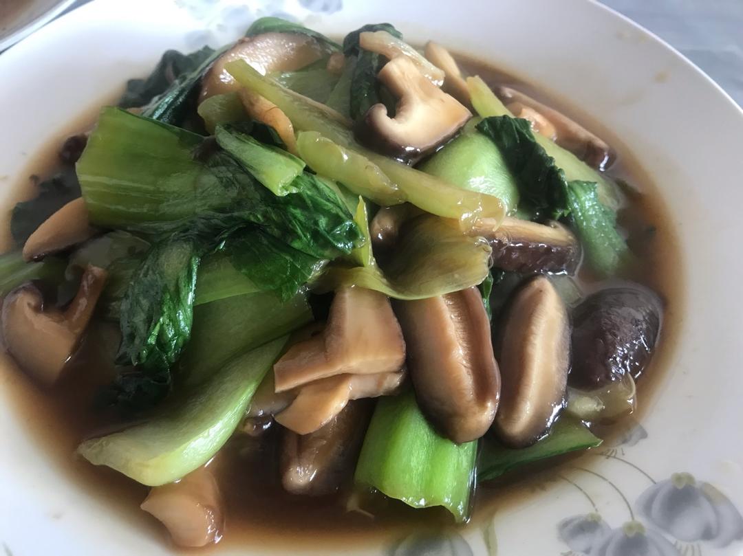 难度★ 耗油香菇青菜（附香菇挑选清洗技巧和绿叶菜焯水技巧）