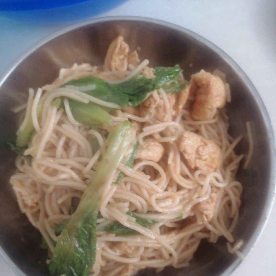 生菜鸡蛋炒面
