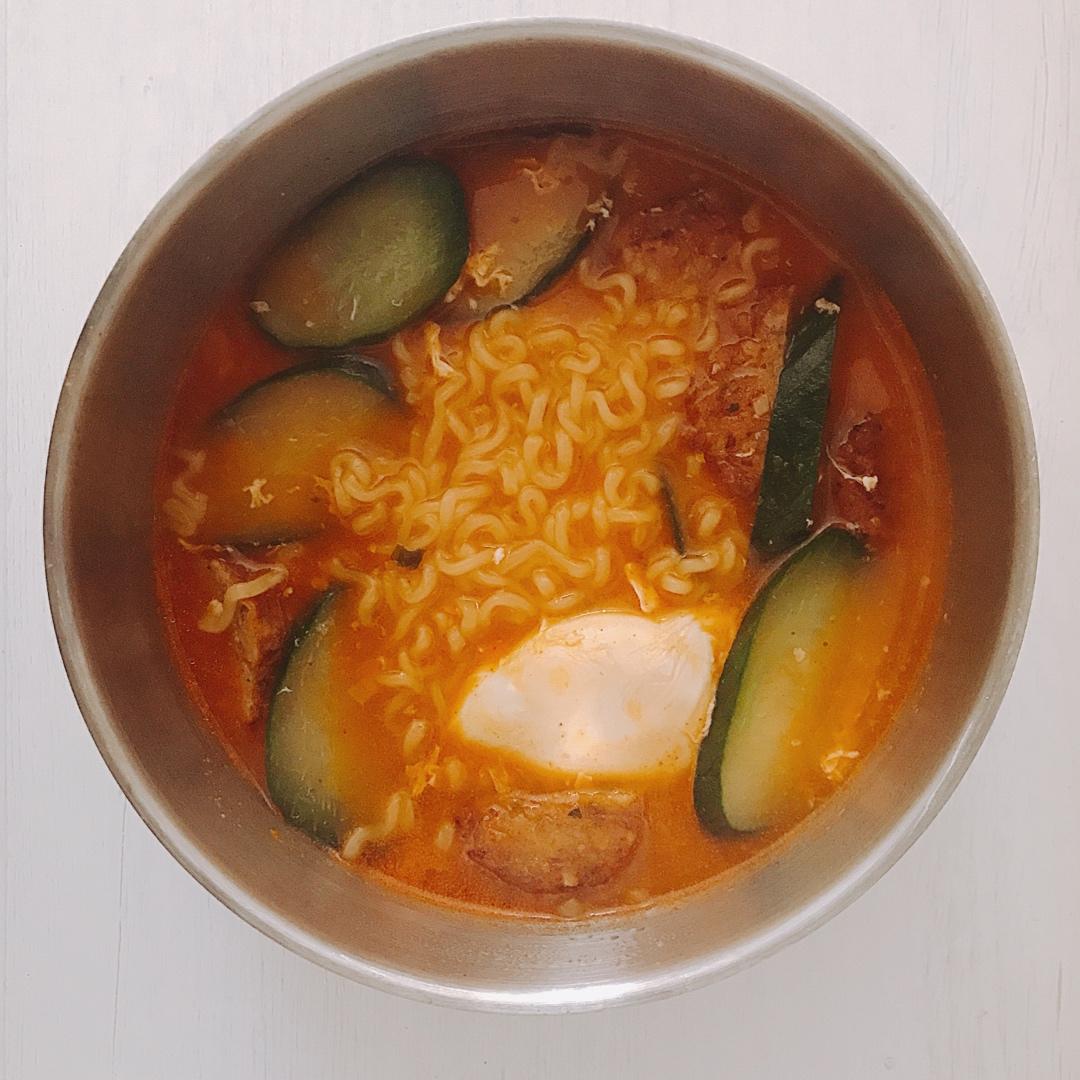 满足食欲的深夜秘密 森系浓香泡面