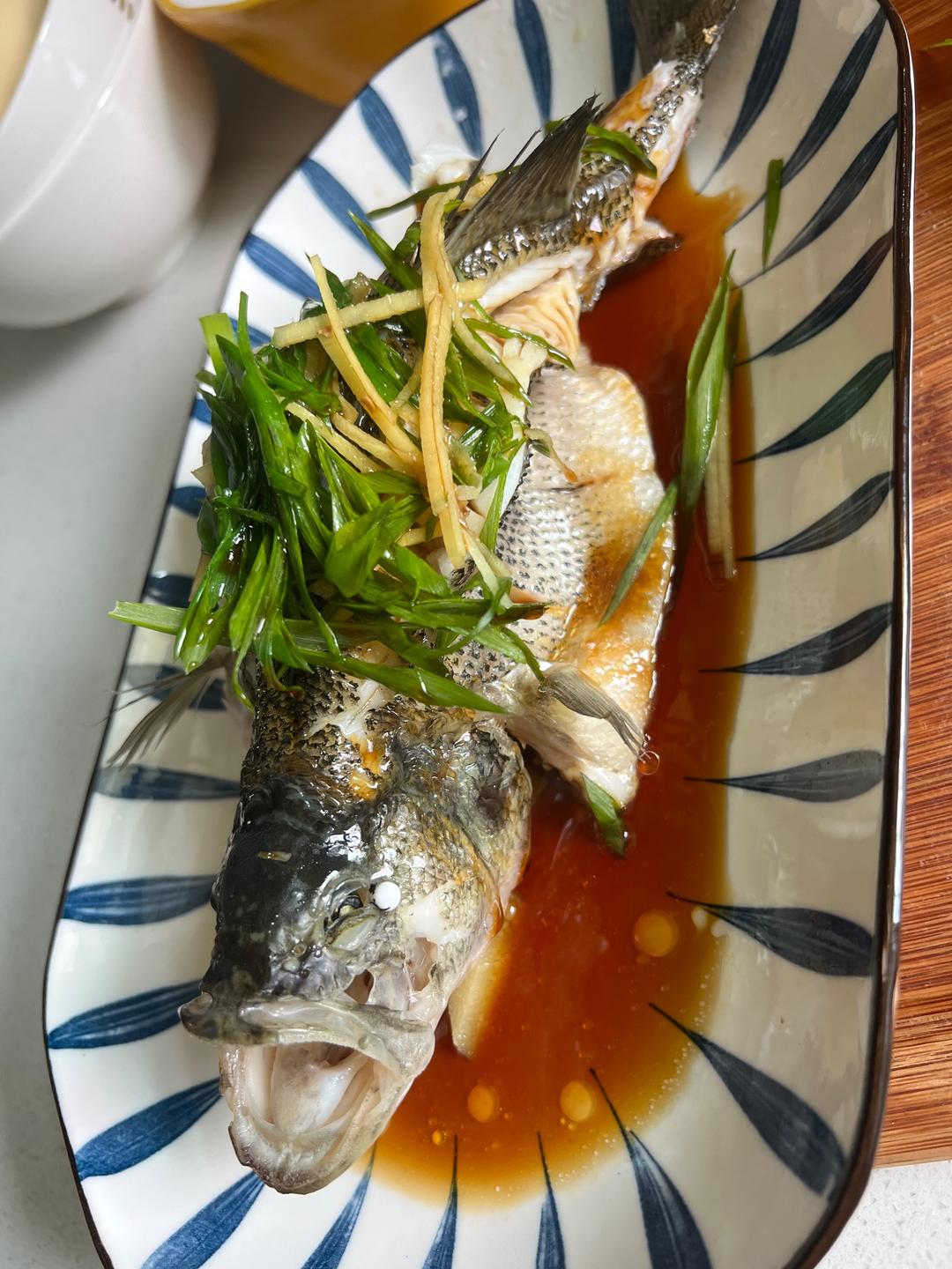 清蒸鲈鱼的做法