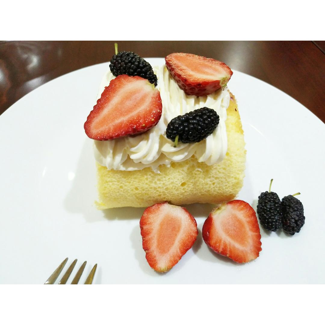 《Tinrry下午茶》教你做基础原味蛋糕卷