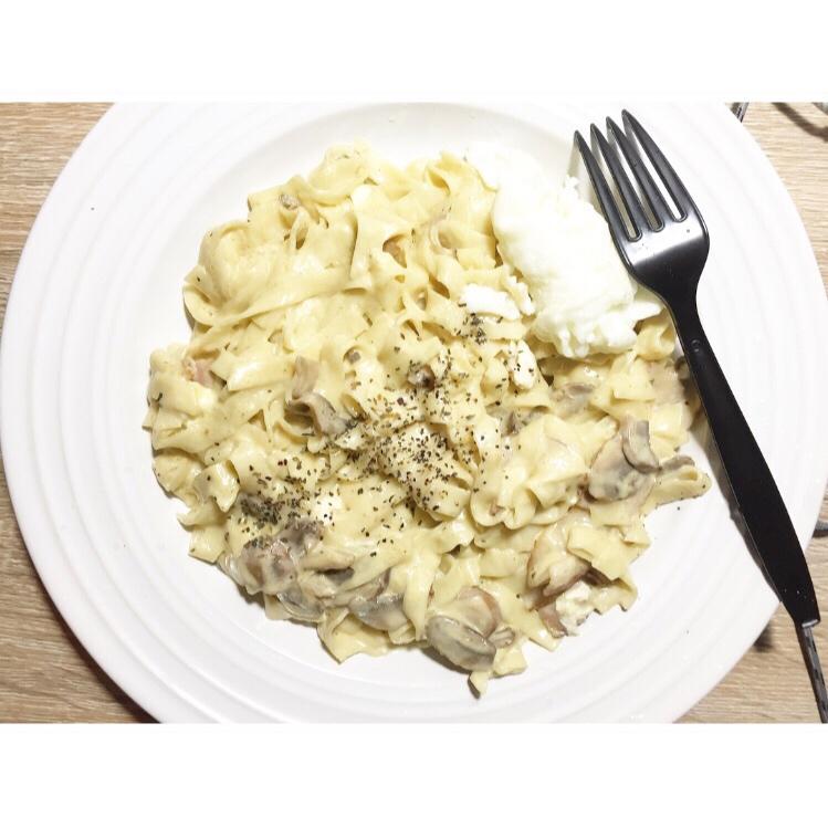 白蘑菇奶油培根意面