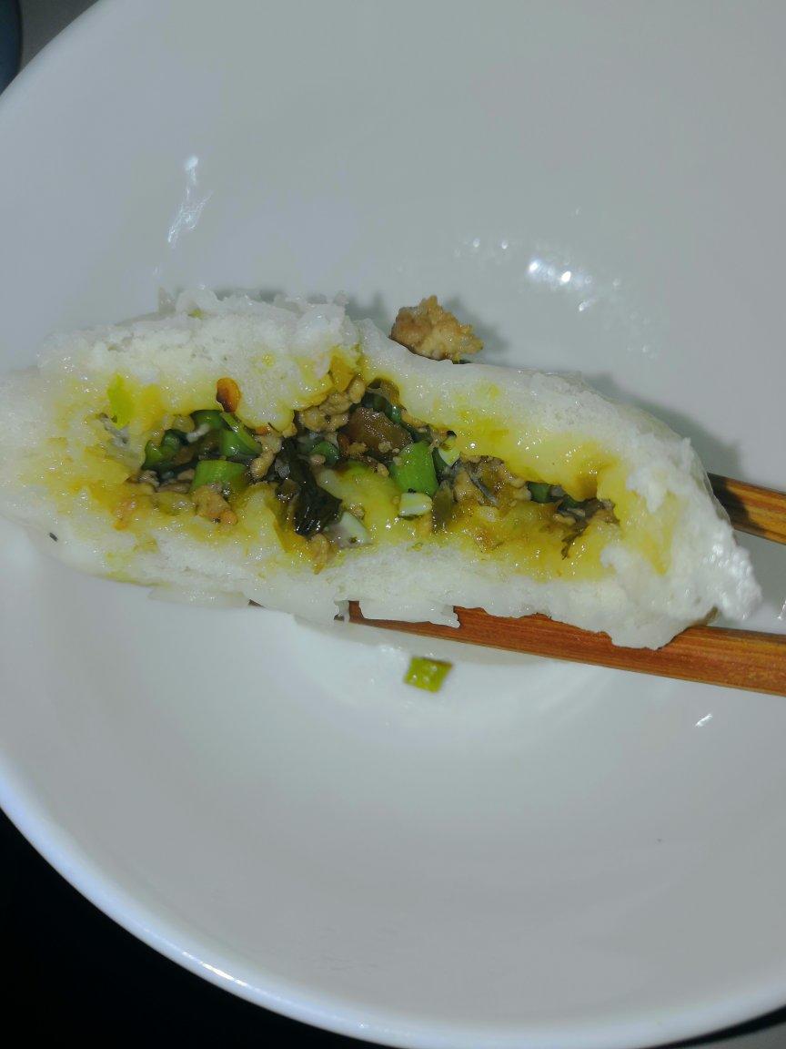 肉末豆角玉米面包子