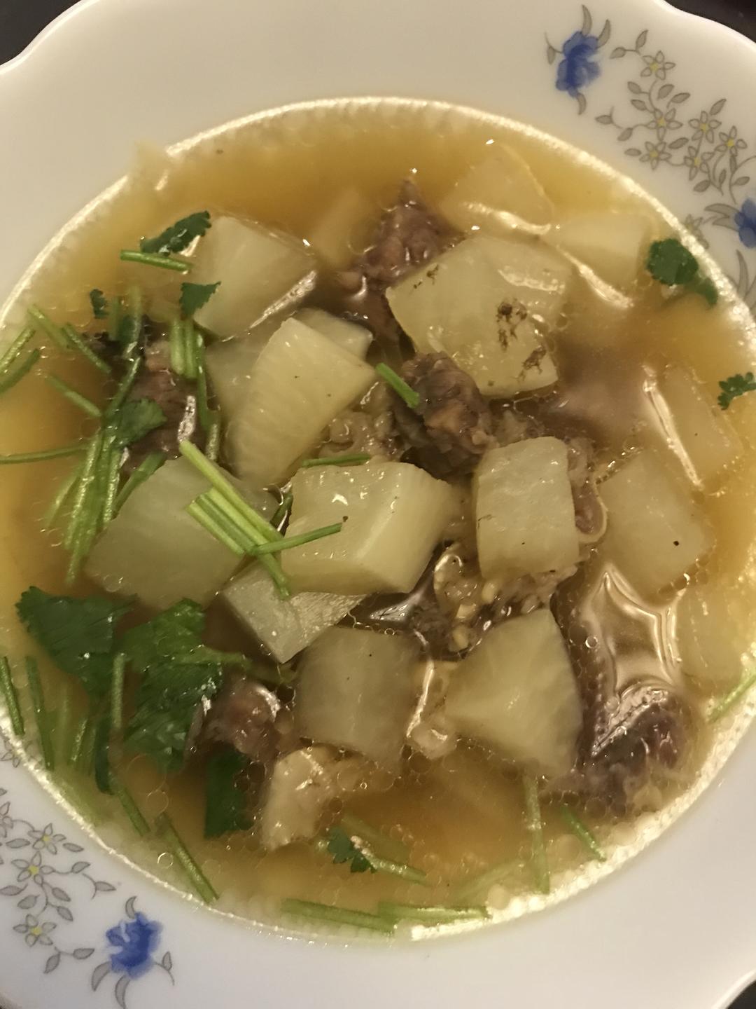 牛肉炖萝卜