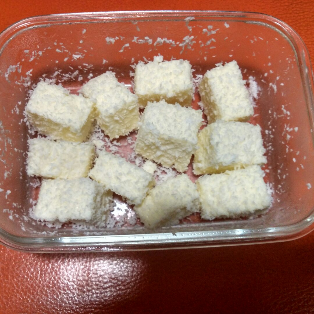 完胜85度C牛奶椰丝小方