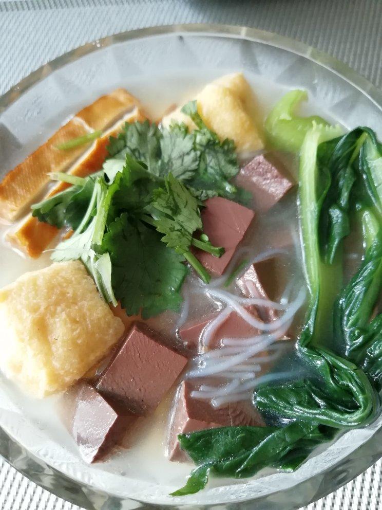 补铁鸭血粉丝汤
