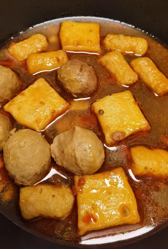 冬天第一顿火锅安排上了吗？热气腾腾的麻辣火锅走起