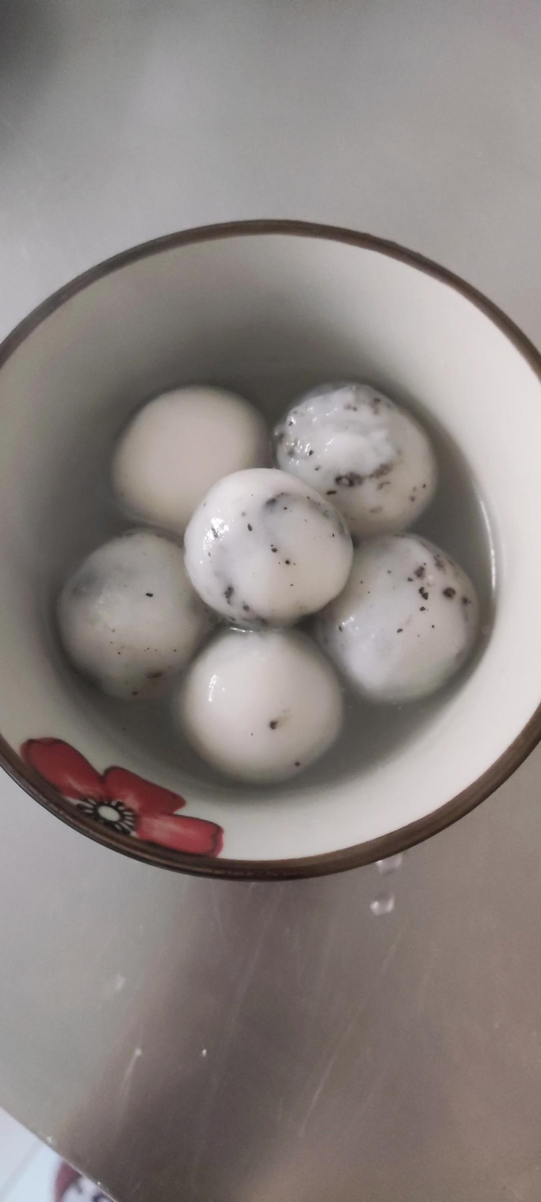 黑芝麻汤圆【新手不失败的不甜齁不油腻的汤圆】