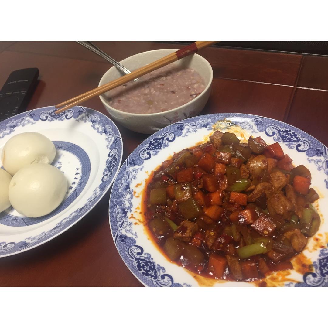 酱爆肉丁（简单快手下饭）