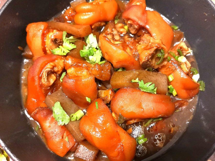 流口水的黄豆炖猪蹄