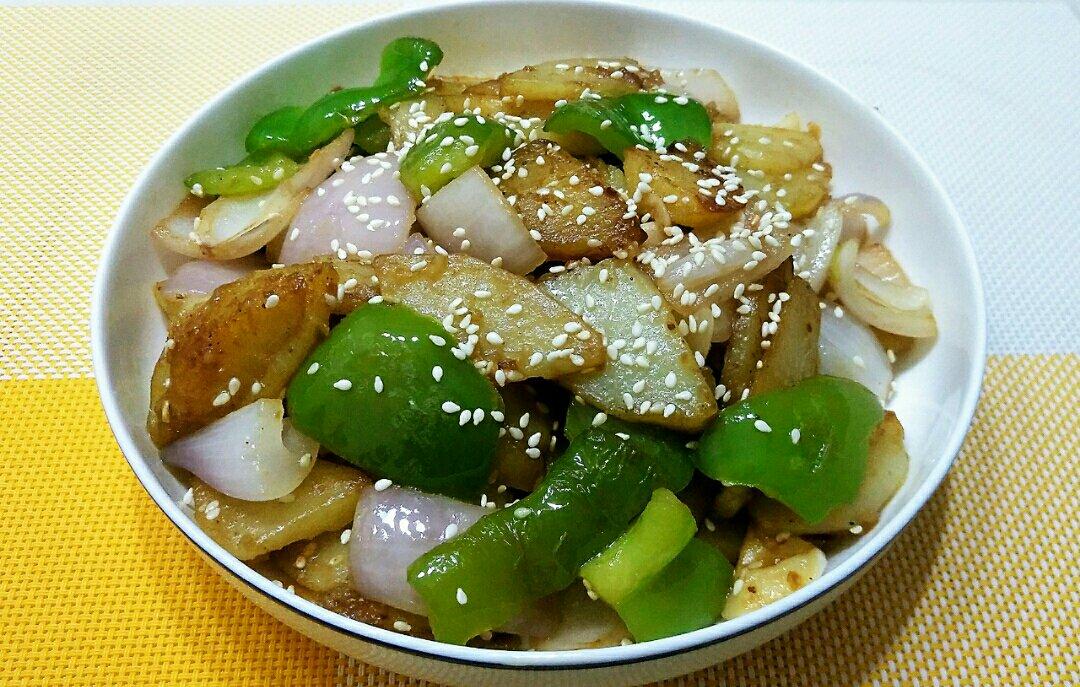 洋葱青椒炒土豆片