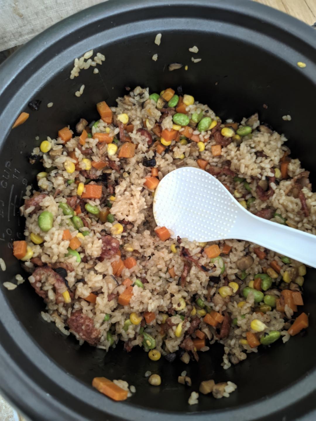 懒人必备～电饭煲腊肠焖饭