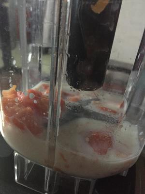 破壁机实验室——超浓郁的丰胸木瓜牛奶的做法 步骤2