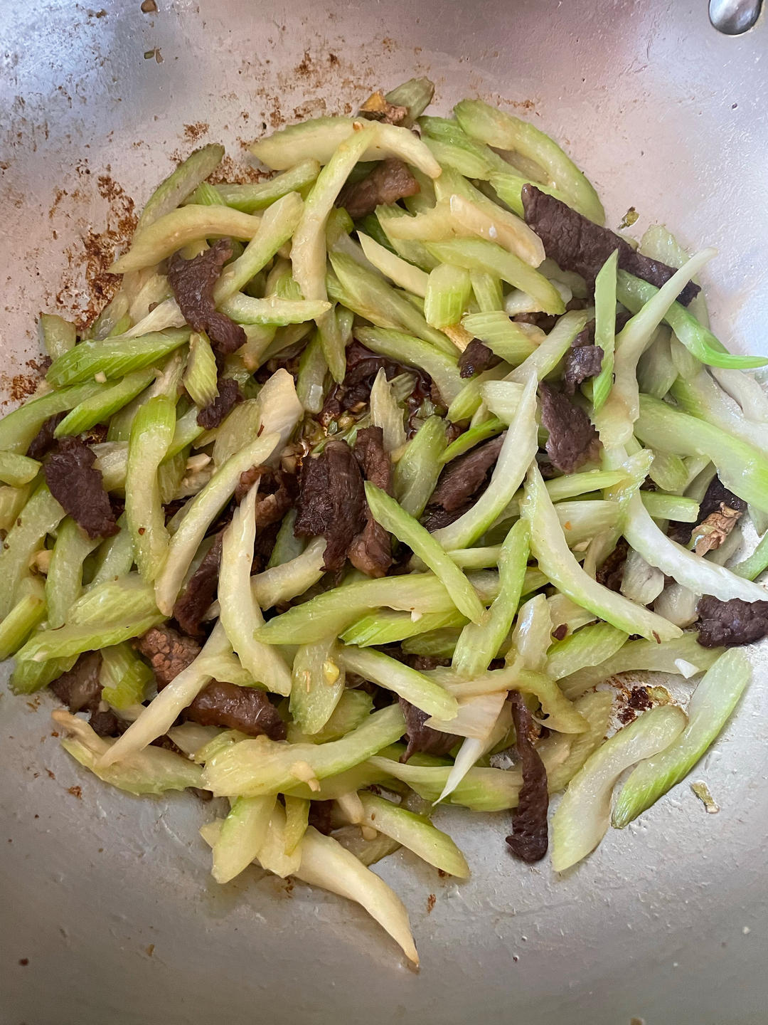 下饭芹菜炒肉