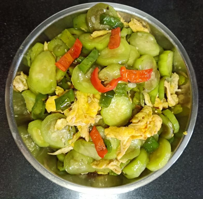 鸡蛋辣椒炒丝瓜