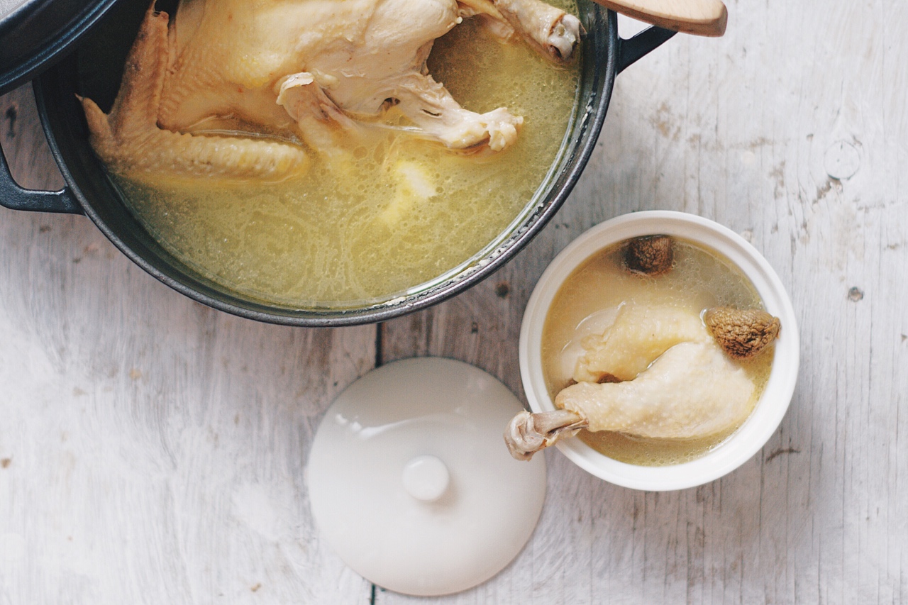 「鸡」祥如意-姬松茸菌菇鸡汤—Staub铸铁锅的做法