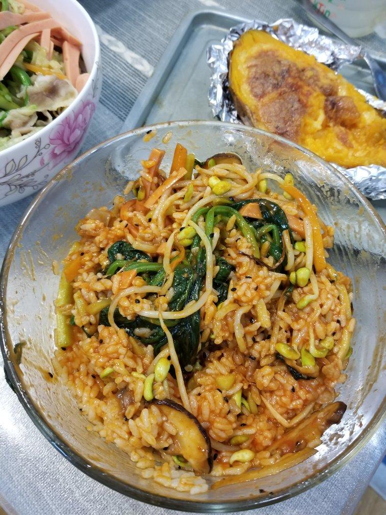 韩式拌饭(附带秘制酱汁)